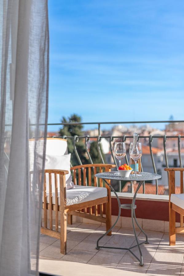 La Fabrique A Poupees - Chambres Et Appartements De Charme Au Coeur De Menton Luaran gambar